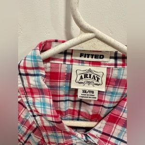 Women’s Ariat fitted button down